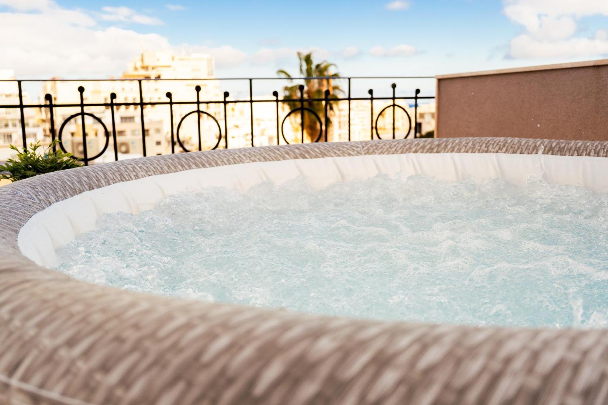 La88 Bayview Penthouse With Jacuzzi Apartment Sliema Exterior photo
